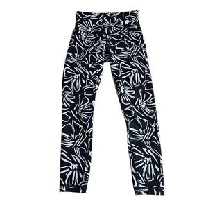 Athleta womens elation 7/8 tight leggings black white abstract fit XS